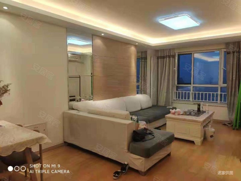 第五大街 中间好楼层 带电梯 交通便利 临地铁 正南朝向,万科海港城