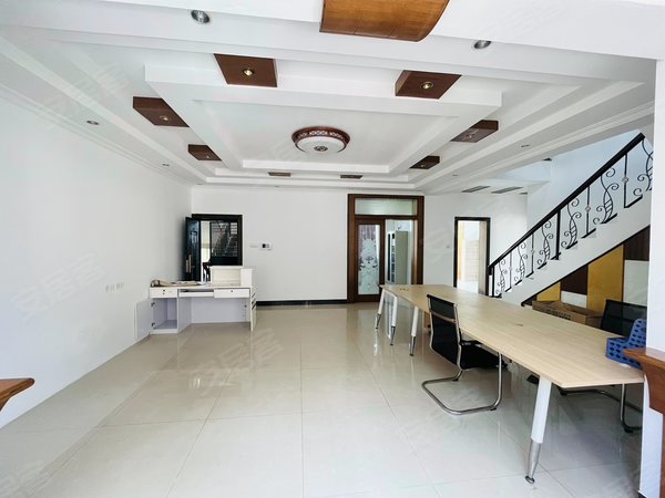 南宁青秀东盟商务百花园小区实租航洋城旁 200平楼中楼 可做工作室