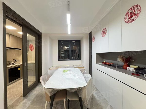 南昌昌北经济开发区昌北经济开发区中海云麓里中海豪华装修三房两厅两卫奶油风，随时看房，拎包入住出租房源真实图片