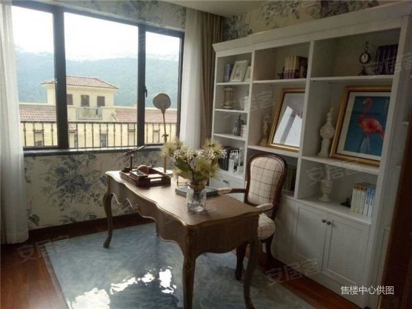 温泉别墅建面95平米使用面积300平 5房3厅4卫