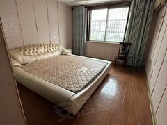 扬中扬中市区市中心惠众花苑西区精装修四居室出租，设施齐全，欢迎看房出租房源真实图片