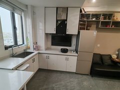 鹿邑明道宫陈抟公园大润城公寓,在大润城北门进公寓楼,周边配套设施齐全,家具家电出租房源真实图片