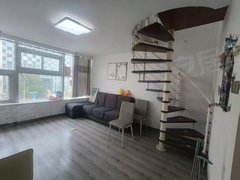 泰州海陵城中万达盒马旁边的 锦绣华庭 上下两层小复式 可做两个房间 随看出租房源真实图片