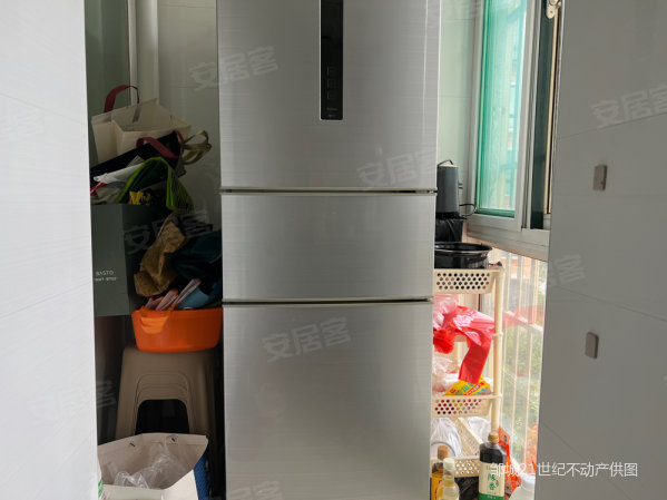 万佳阳光城3室2厅1卫125㎡南北88万