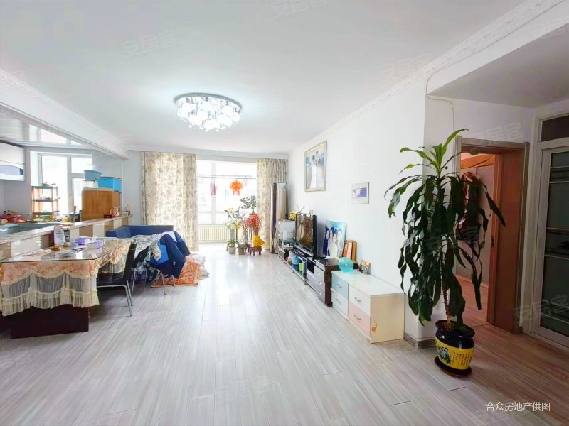 高楼层采光充足 临地铁 南北通透 双卫生间 购物方便,万通花园b区二手