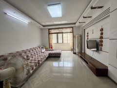 嘉鱼嘉鱼城区嘉鱼市区中百附近，步梯2楼，干净整洁无物业费，周边生活便利！出租房源真实图片