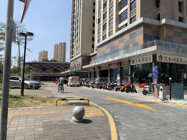 泉州晋江世茂御龙湾嘉豪御景嘉豪御景 绿洲公园旁 七小边 精装公寓