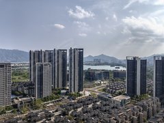 肇庆鼎湖肇庆新区华侨城原岸三房两卫，租2个房间，家私齐全出租房源真实图片