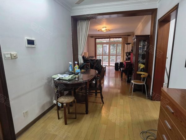 上海长宁镇宁路愚园书香公寓有2套愚园书香公寓,两房两厅两卫,电梯房