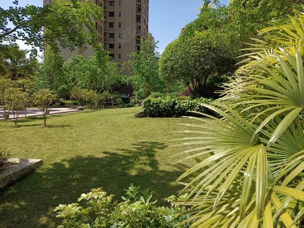 宜宾南溪新城区华恩凯丽滨江南溪职中培文学校附近,精装修三室两厅两