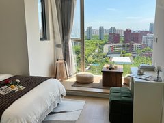 怀化鹤城城南岳麓青城 万达广场附近 精装修 押一付一 随时看房拎包入住。出租房源真实图片