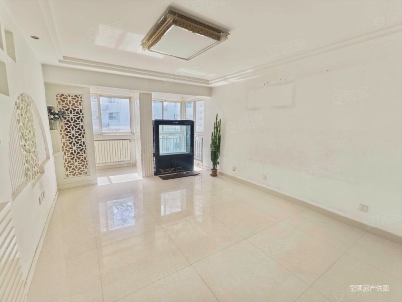 瑞园小区三室两厅的房子四千多一平