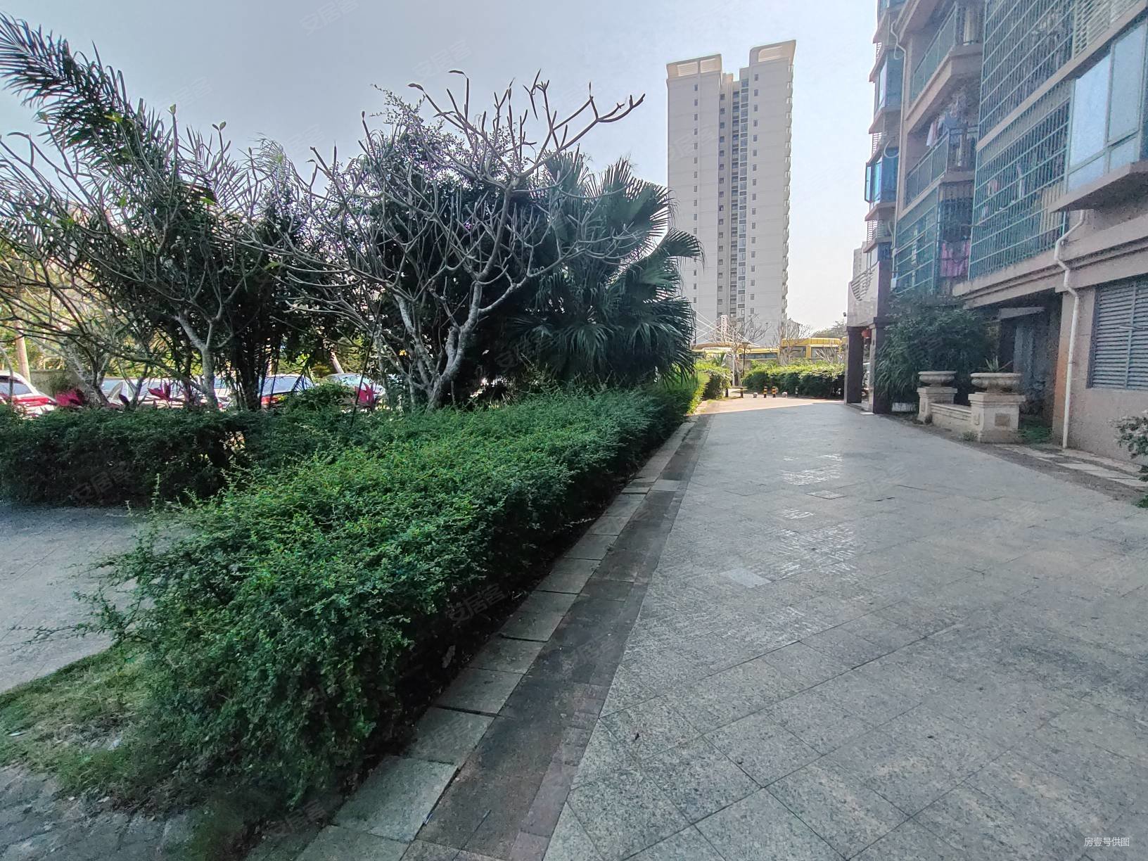 海口万达广场对面银泉花园83平精装两房仅需129万钥匙房急售