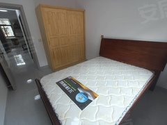 瑞鼎城爱琴海旁两室带家具家电好房出租。