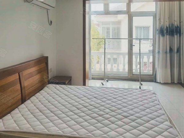 西山独栋京香花园 大双拼面积900平门口6个车位可两套一起租