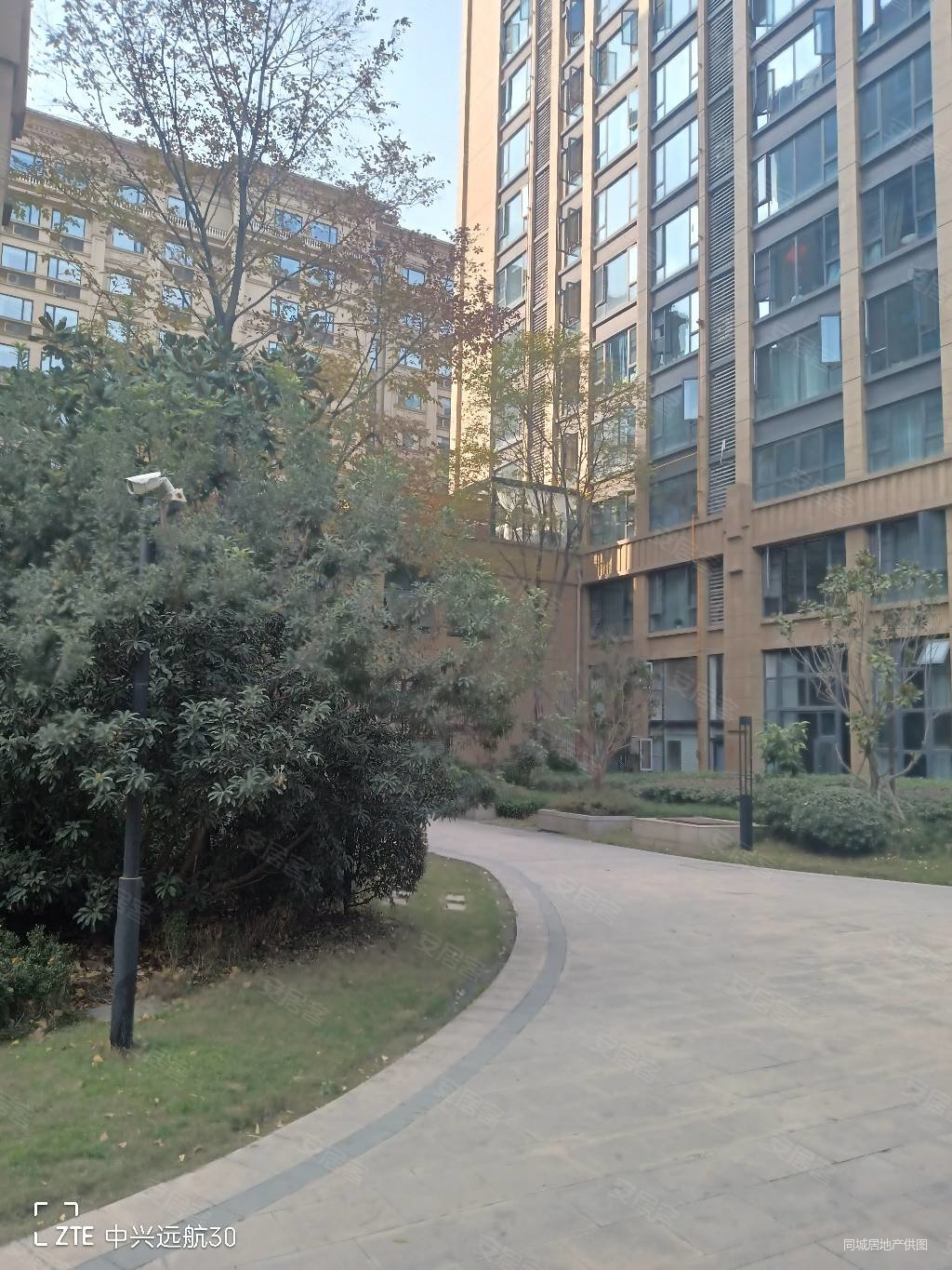 景茂誉府3室2厅2卫138.08㎡南北120万