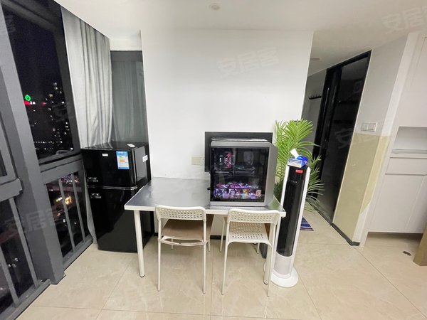 深圳福田华强北恒邦壹峯恒邦壹峯精装复式一房一厅,拎包入住,价格优