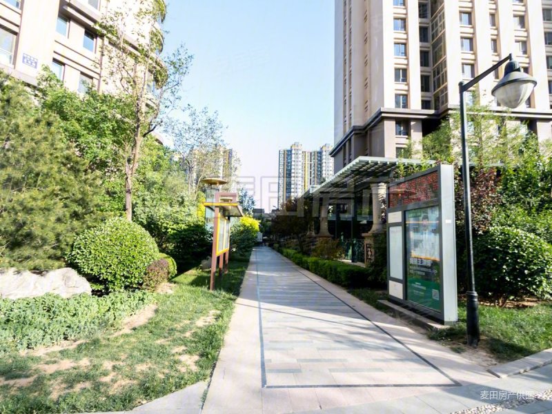 东湖湾温馨居家诚售舒适观景原房可看