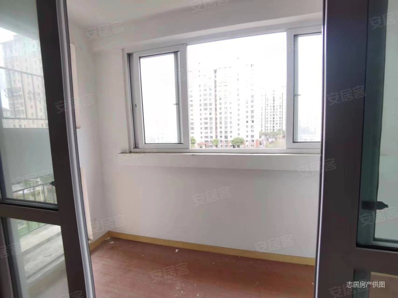 繁华地段,地铁口电梯 正三房直少到335个诚售,工商小2中,,海曲雅苑