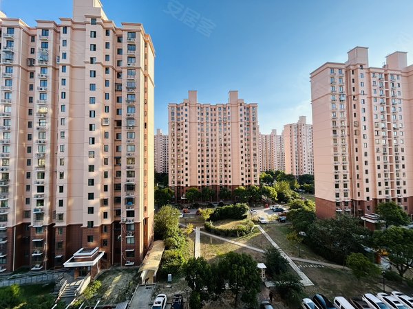 上海浦东航头金沁苑(南区)金沁苑整租大一房.阳台大,采光通风优异.
