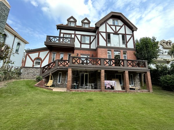 上海浦东碧云云间绿大地(别墅)主营碧云别墅南北区银杏苑!