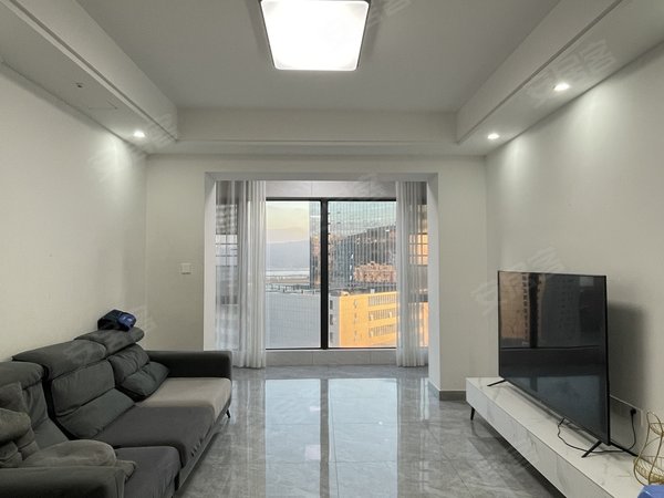 福州马尾江滨东大道滨江one57滨江one57 3室2厅2卫  电梯房 精装修113