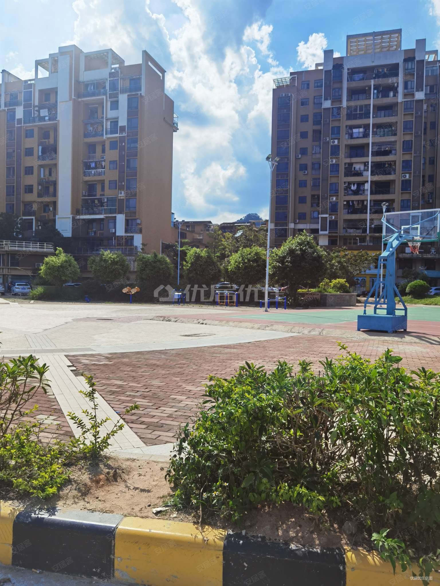 荔城花园3室1厅1卫96.12㎡东148万