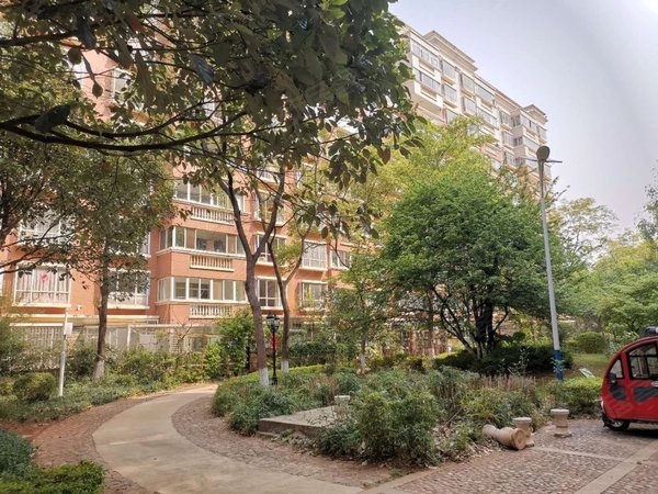 昆明五华北市区金水湾小区金水湾小区 4室2厅2卫 精装修 168平 电梯房