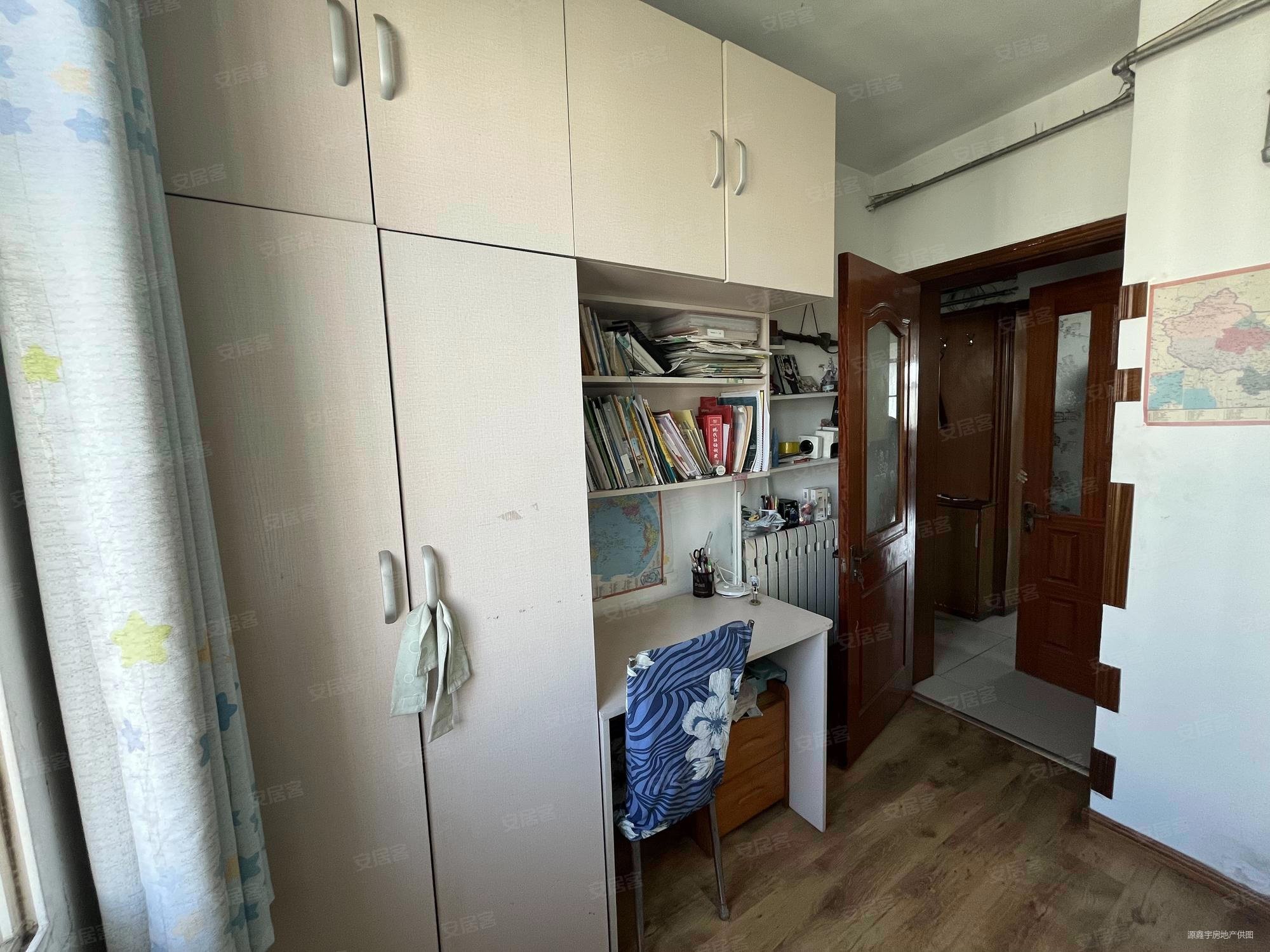 西山花苑2室1厅1卫61㎡南北56万