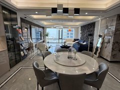 泸州龙马潭龙马大道泸州中央地带，两房两厅宽敞明亮。阳台直临滚滚长江，风景这边好出租房源真实图片