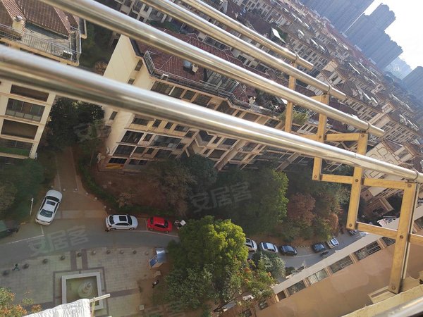 南昌象湖象湖新城保集半岛1期很好精装三房,家具家电齐全,光线很好