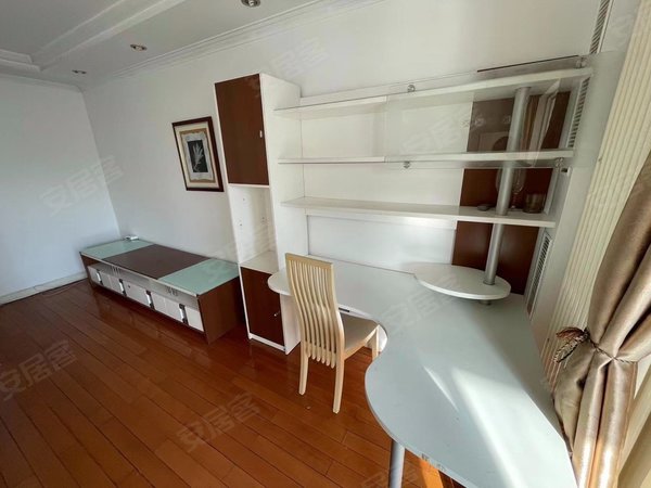 沈阳和平三好街朗悦居三好街 华强 新世界花园 女生房 空间超大