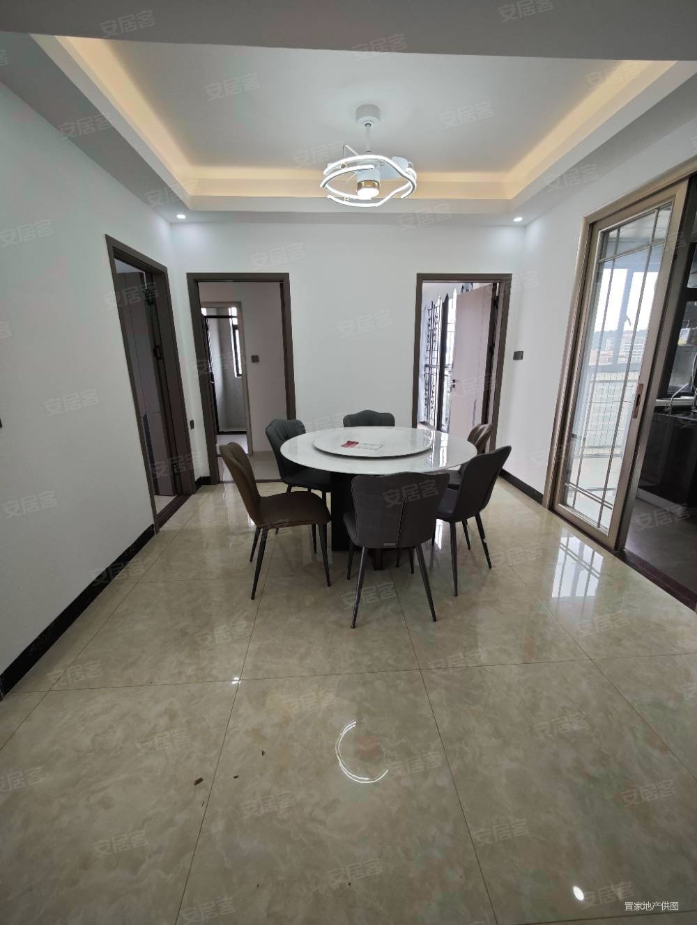 英德新天地领誉5室2厅2卫143㎡东89万