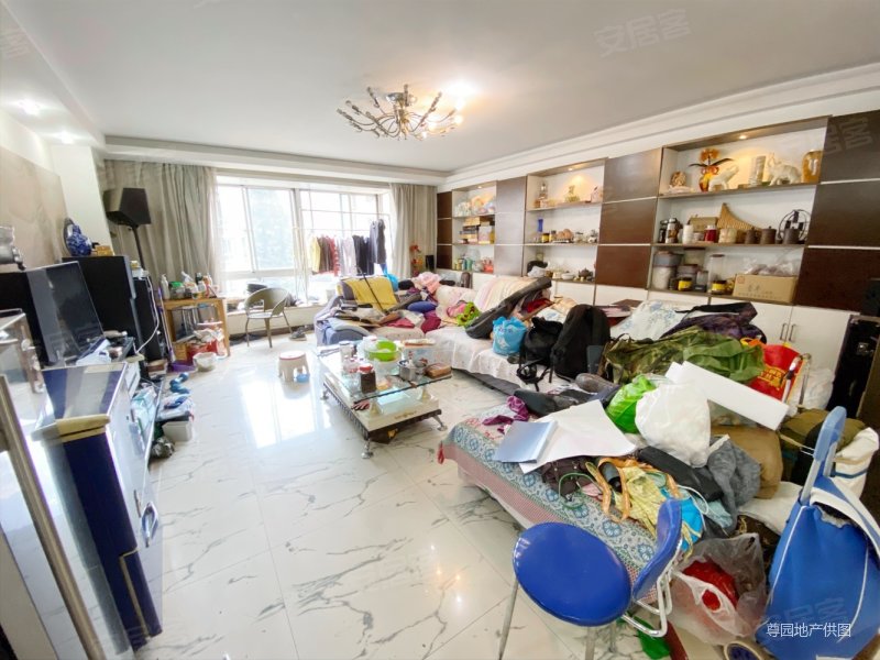 急卖万彩城旁机电裕海141平精装修四房两卫中间楼层南北通透