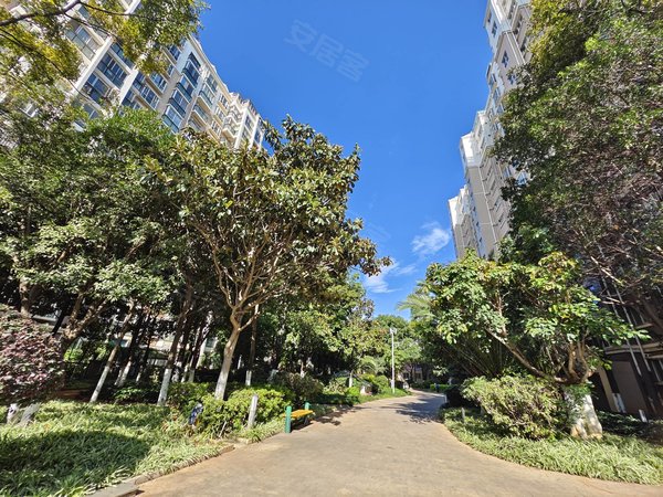 昆明西山大商汇华都花园a区带车位带家具家电 大商汇省中医院旁华都