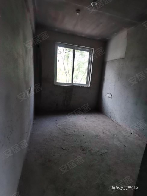 临近沛高 带大平台153平四室(鑫汉源 洋房)走一手