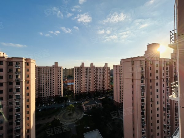 上海浦东航头金沁苑(南区)金沁苑整租大一房.阳台大,采光通风优异.
