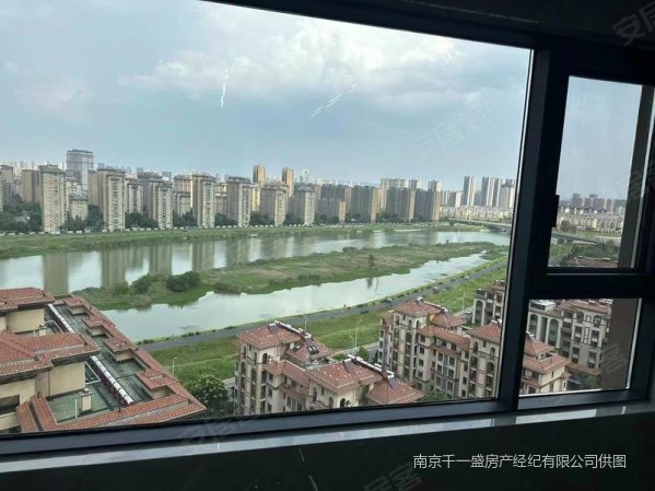 荣盛鹭岛荣府南苑3室2厅2卫125.15㎡南北99万