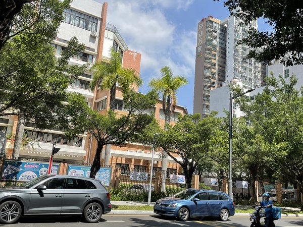 深圳罗湖莲塘仙湖枫景家园仙湖枫景家园 2室2厅1卫 65平 精装租4300!