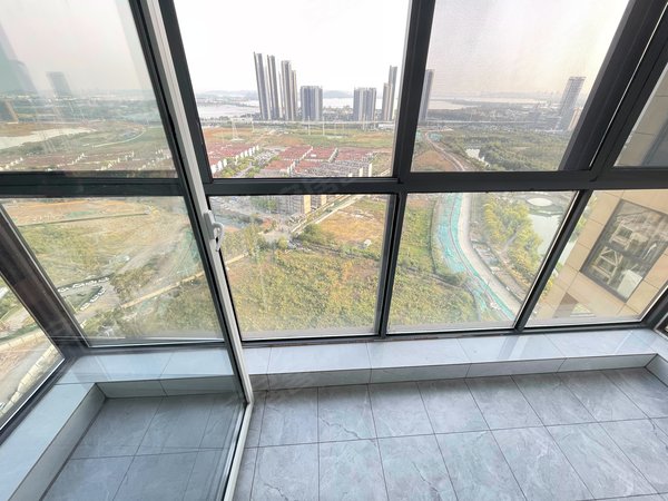 武汉洪山洪山周边山河集团东湖雅苑华侨城 实拍押一付一 双阳台湖景房