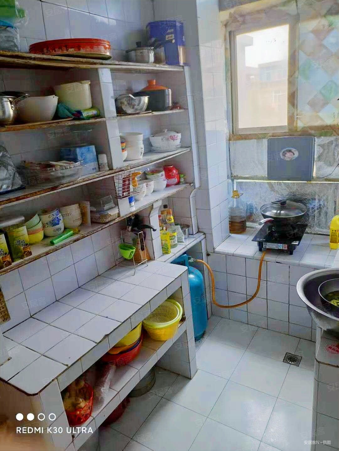 船厂向阳小区2室1厅1卫62㎡南北56万