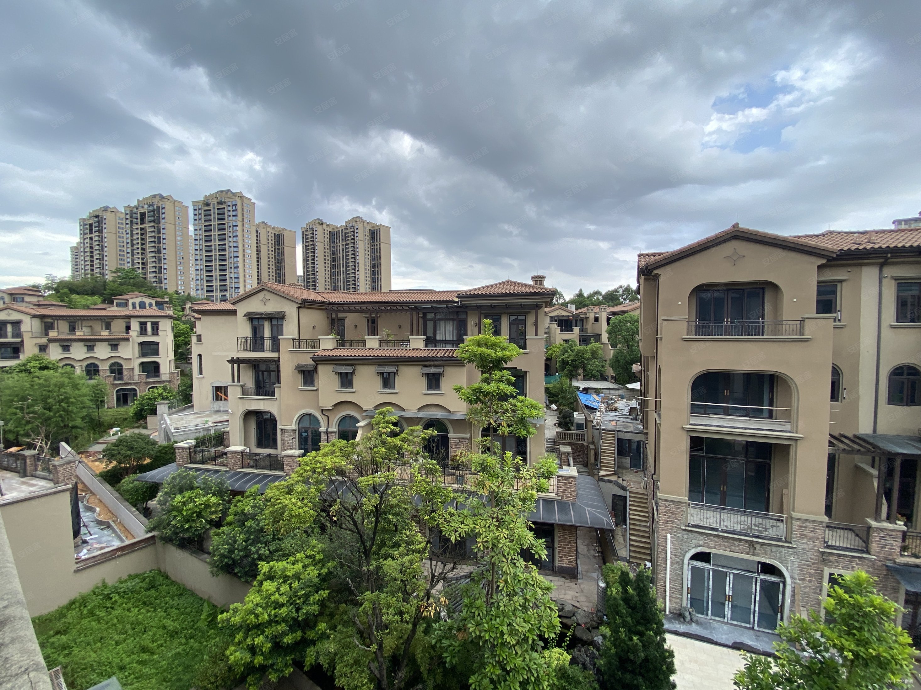 7室3厅满五鼎峰源著别墅大双拼诚意卖