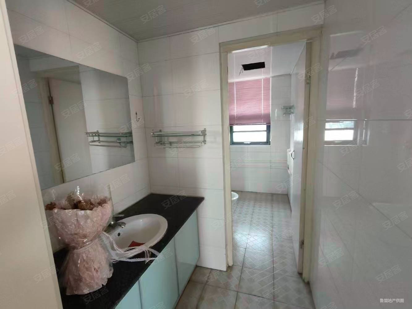 万通盛世馨园3室2厅1卫125㎡南北63万