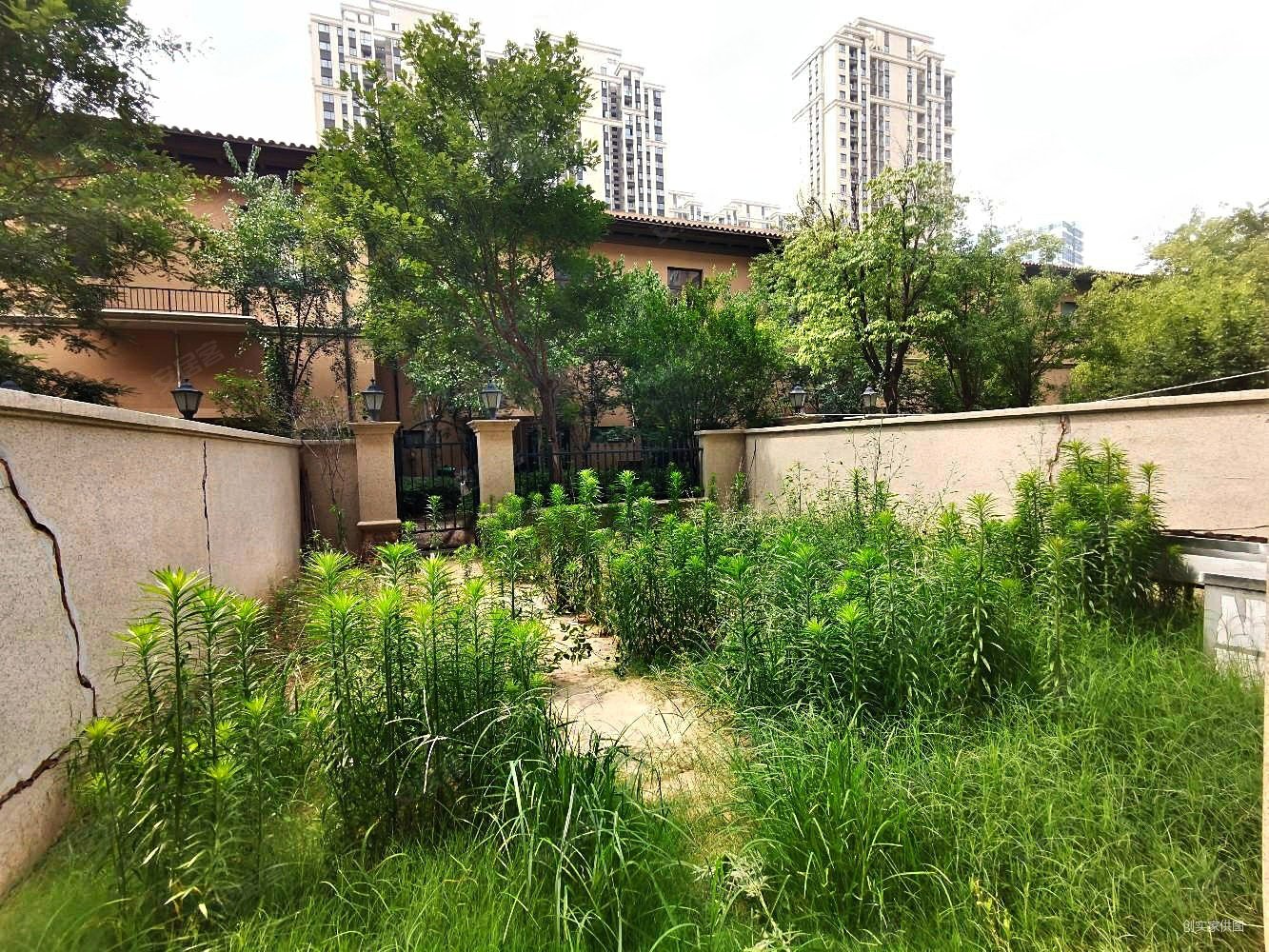 捡漏户型龙湖锦艺城洋房送车位前后花园上下三层有钥匙