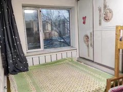 本溪明山华夏小区押一付三季度租，武山塔东小学分校7楼顶楼单室，家具家电齐全，出租房源真实图片