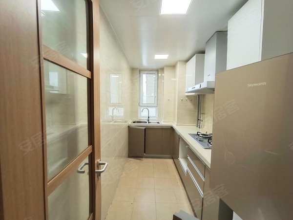 大连金州金州周边万科翡翠之光万科翡翠之光 3室2厅2卫 精装修 家电家具齐全 拎包入住出租房源真实图片