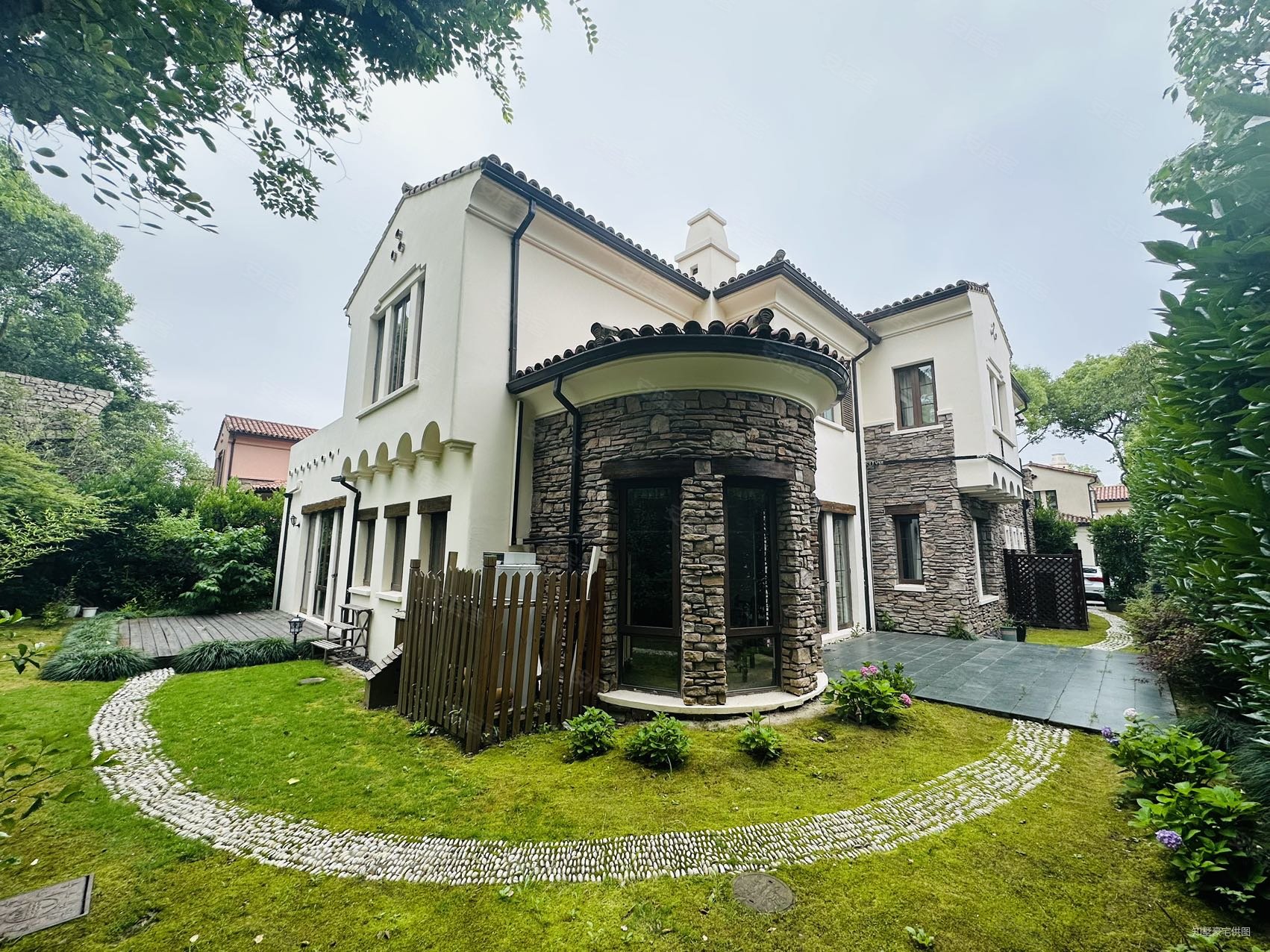 圣马新品 | 占地800平独幢 | 本月必售好房 | 随时,圣马丽诺桥语别墅