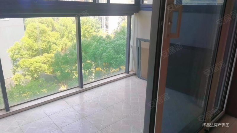 万达旁鑫城国际精装三室 户型通透 房东诚意急售