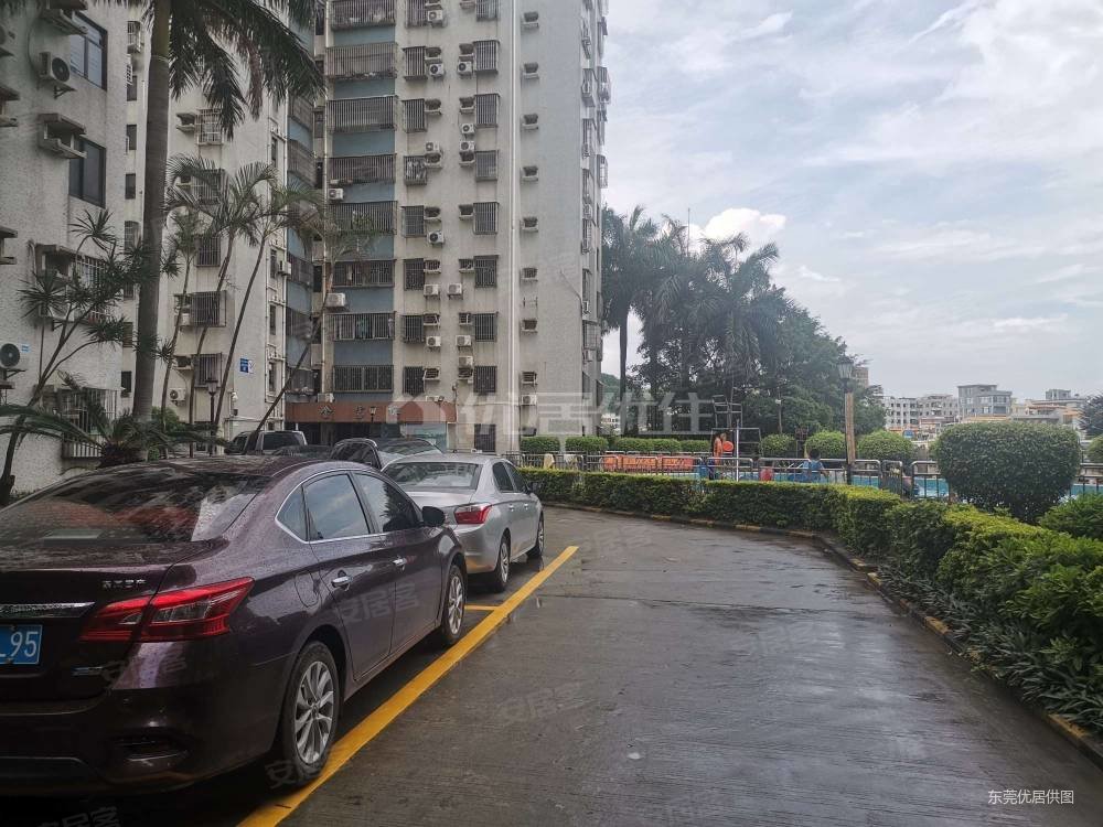 急售价格少一点金湾花园3房户型方正业主诚心卖