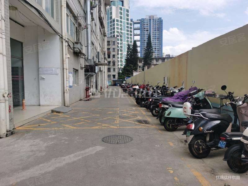 急售长堽路电梯精装两房有钥匙金港豪庭